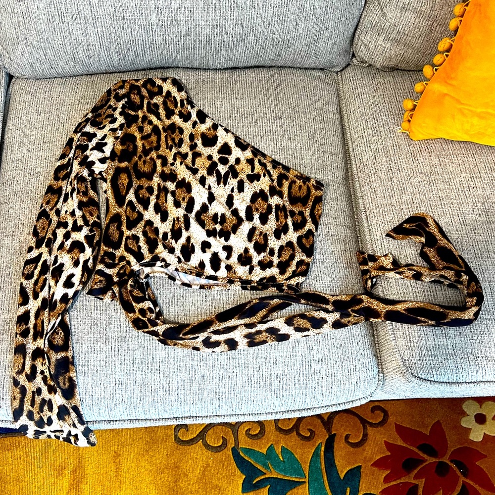 Off the Shoulder, Crop Top, Animal Print size L